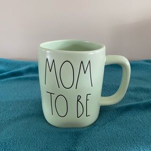 Rae Dunn “Mom To Be” Mug